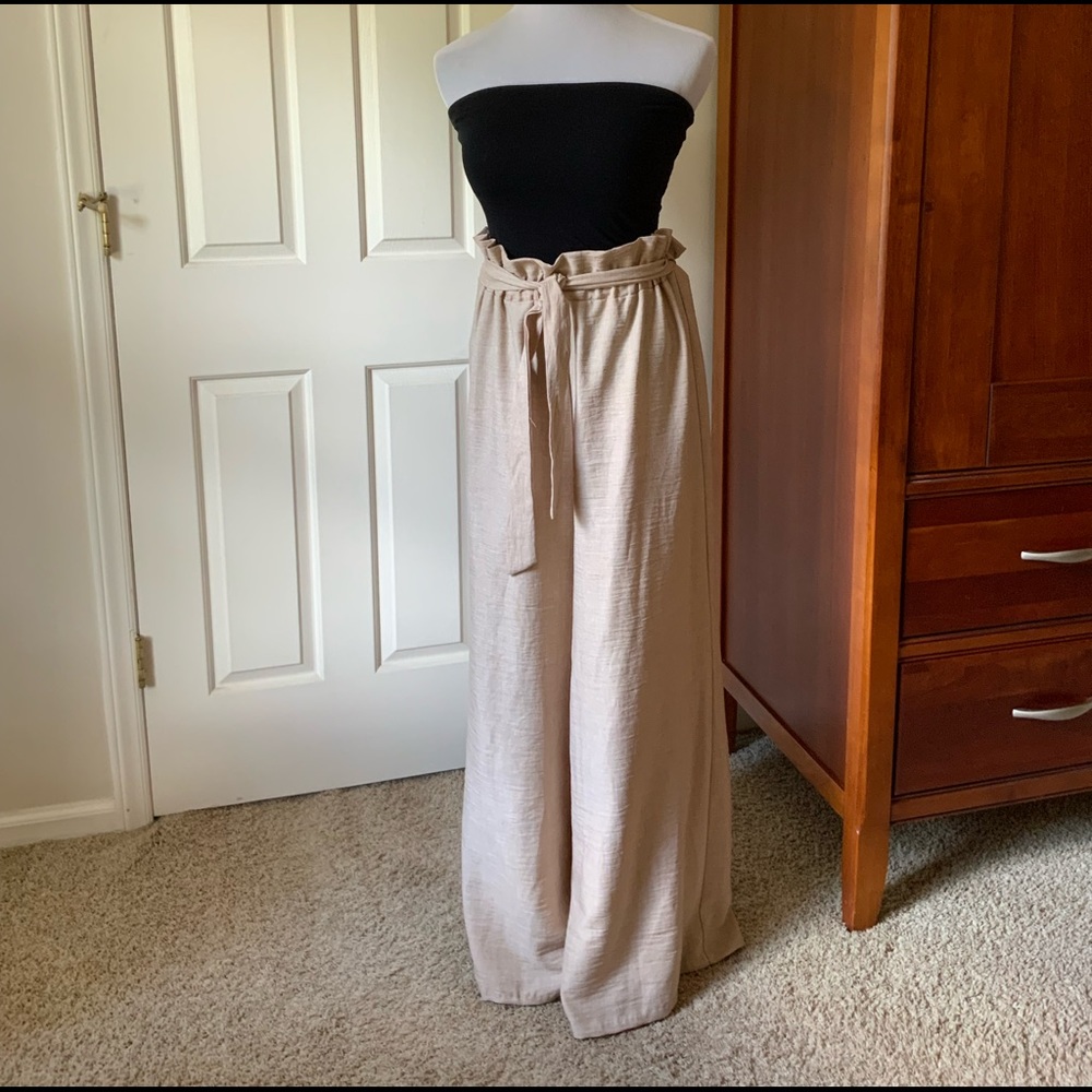 Elegant high waisted wide leg dress pants.